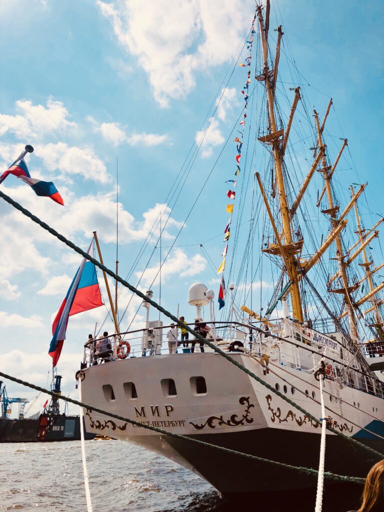 Russian ship Mir in Hamburg
