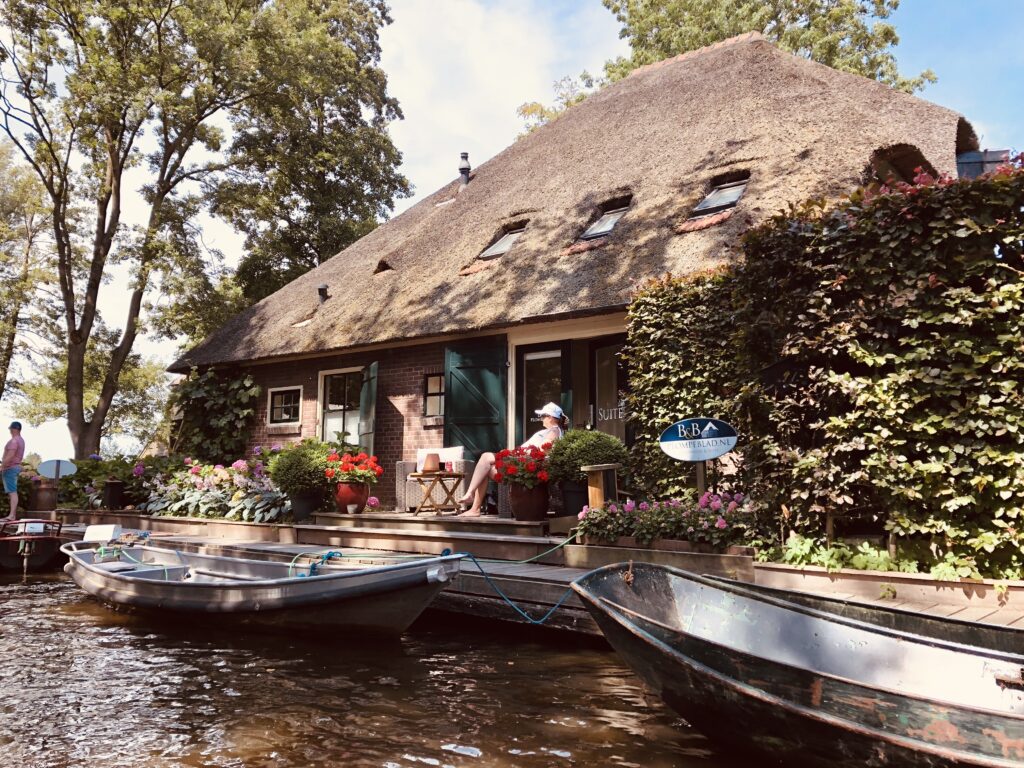 Enjoy a boat trip in Giethoorn