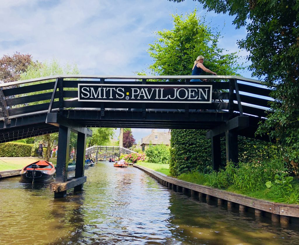 Giethoorn - Dutch Venice canals