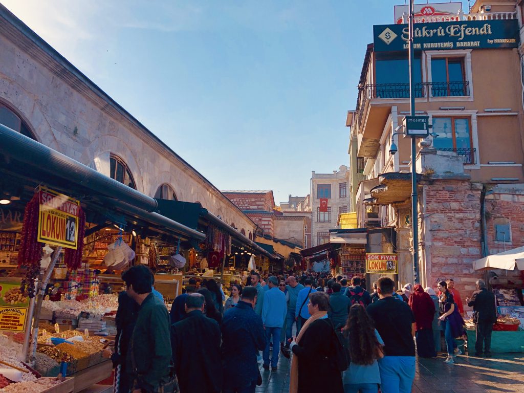 Negotiating prices on Grand Bazaar in Istanbul 