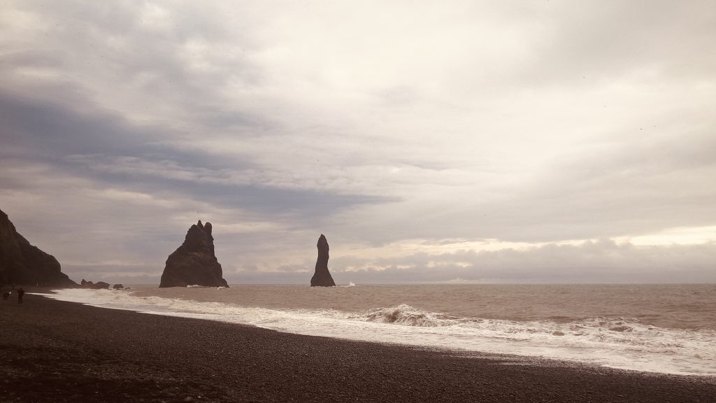How to plan a 4-days breathtaking itinerary to Iceland - Reynisfjara black sand beach