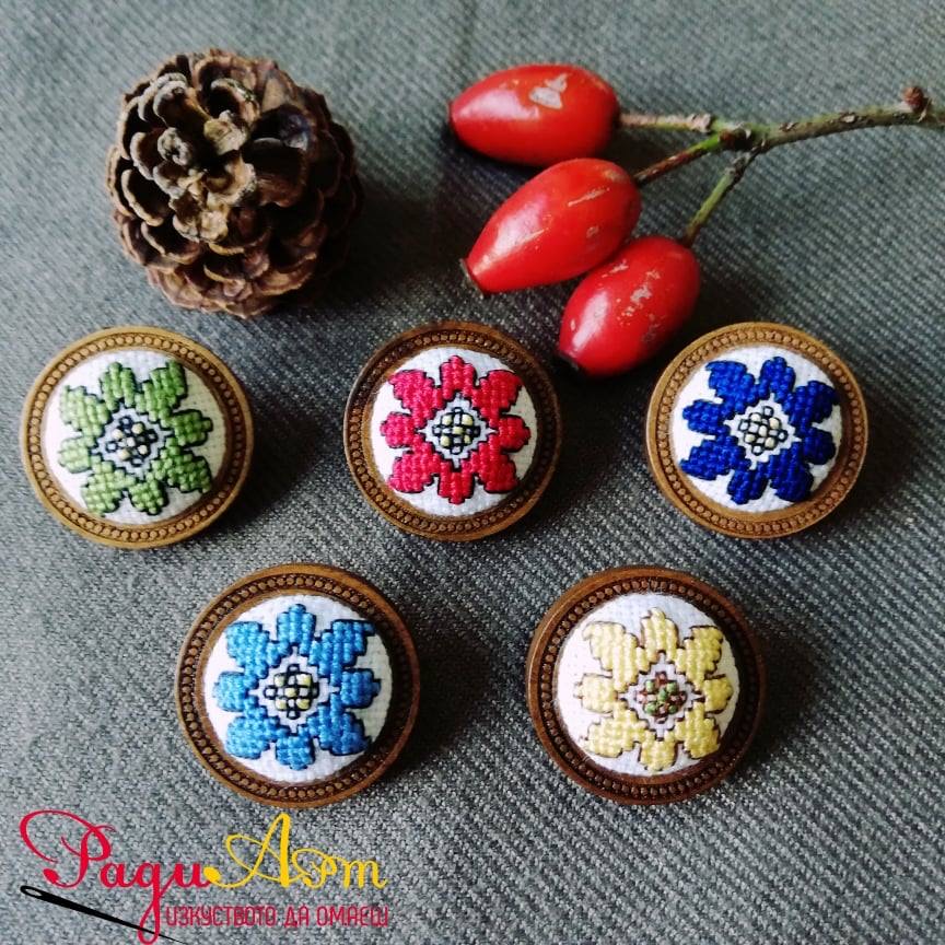 Traditional Bulgarian embroidery made by Radi Arts
